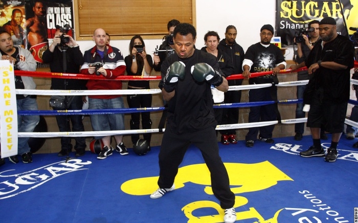 Shane Mosley training in the ring